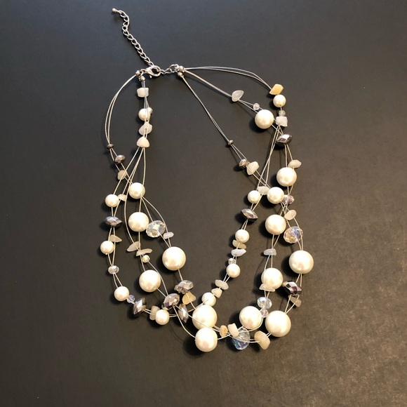 Beautiful pearl like iridescent gem necklace - Picture 4 of 4